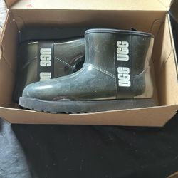 Black Uggs Size 7