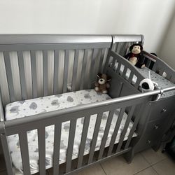 Convertible Mini Crib 