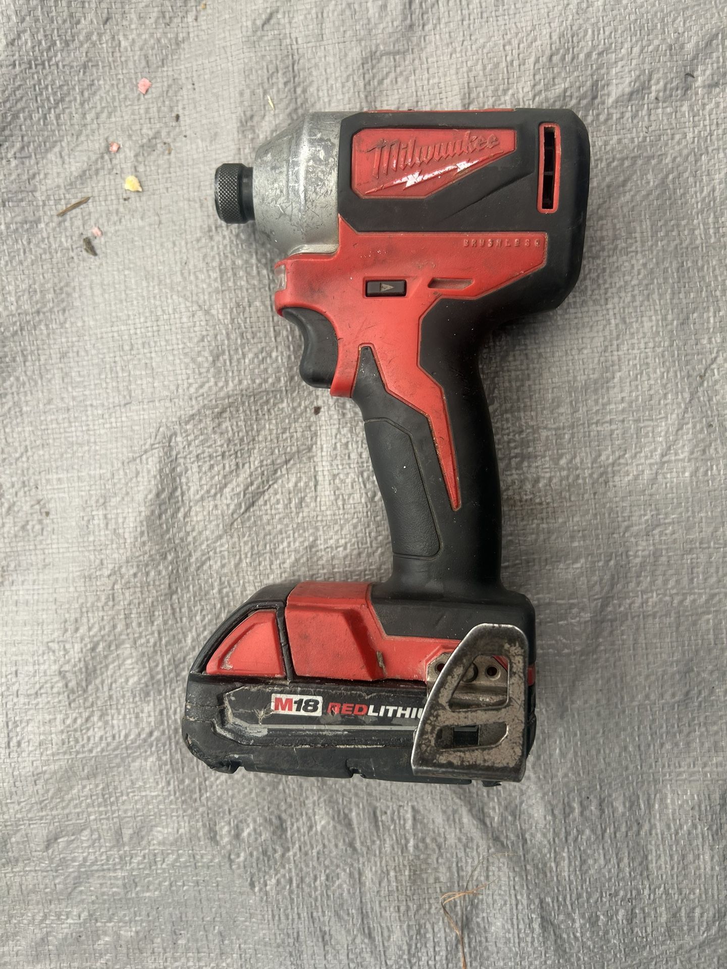 Milwaukee 1/4 Hex Impact Driver w/ battery