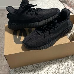 Men’s Sz 10.5 Yeezy 350 Onyx