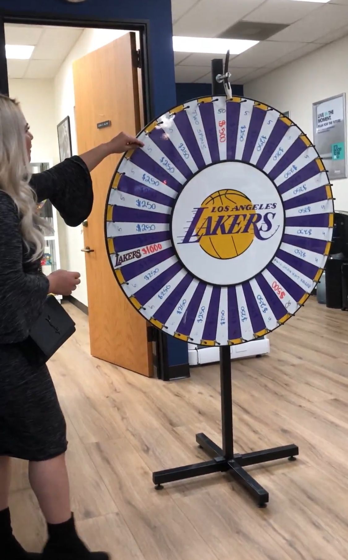 Lakers Spinning Game Wheel