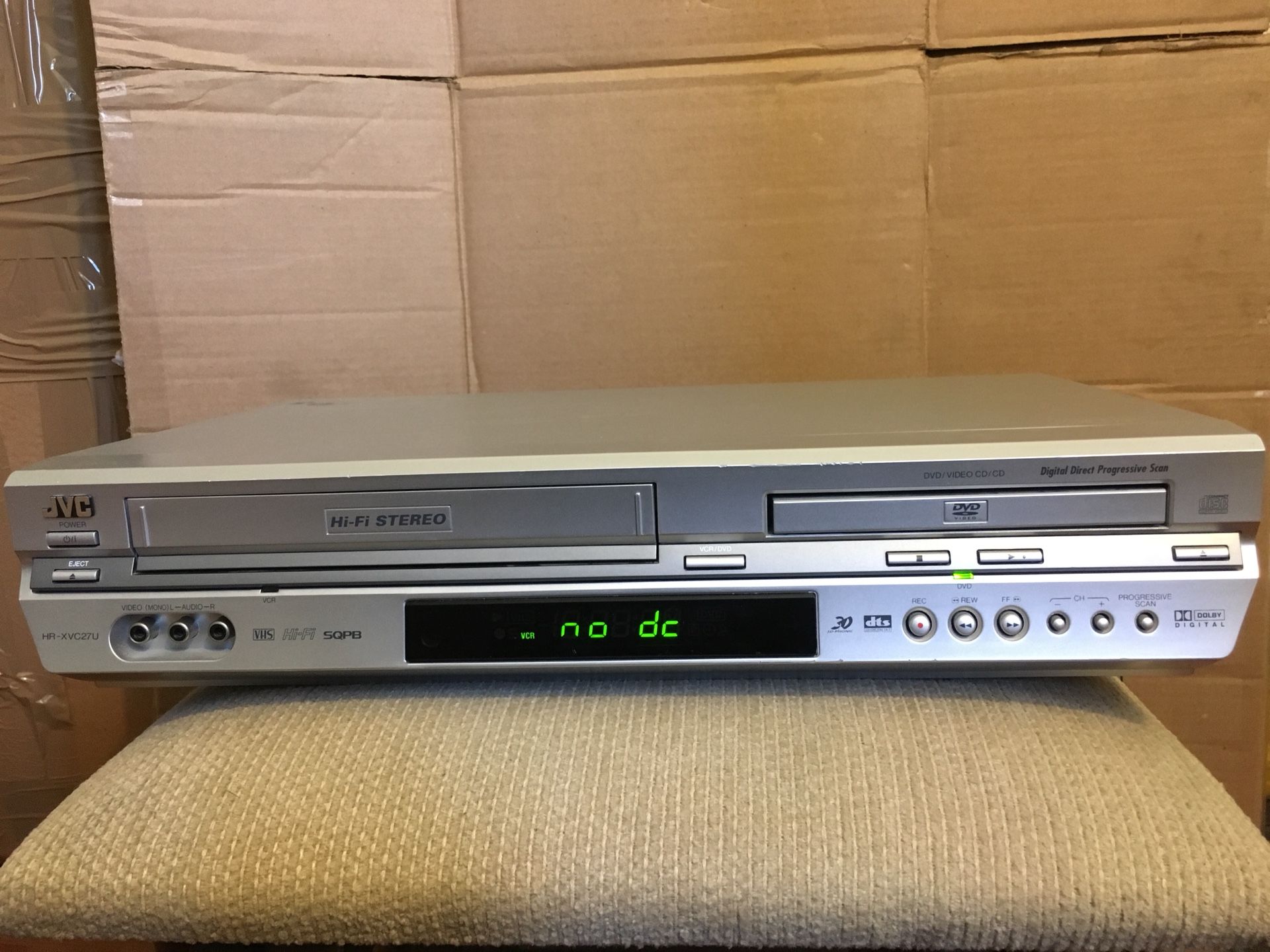 JVC HR-XVC27U VCR/DVD Combo
