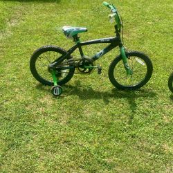 18". Bike. With Training. Wheels