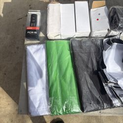 Neewer Studio Lighting Kit And Extra Things For Photography