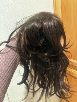 Brunette women's wig for Halloween