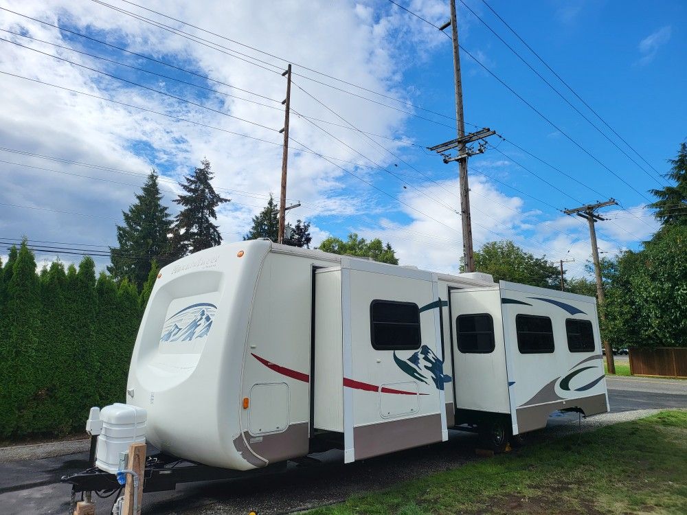 2007 Keystone Montana