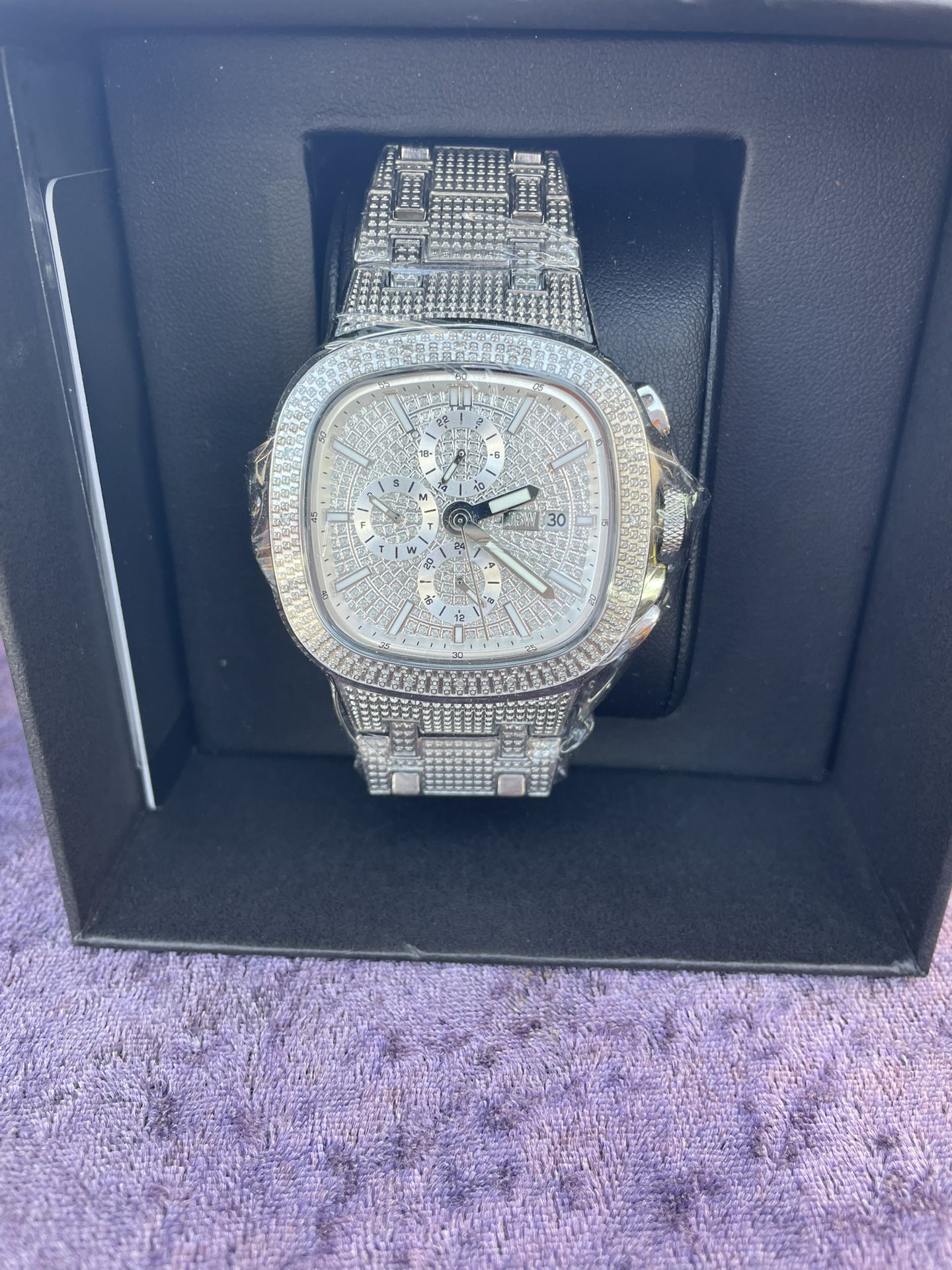 JBW men’s watch heist, silver color