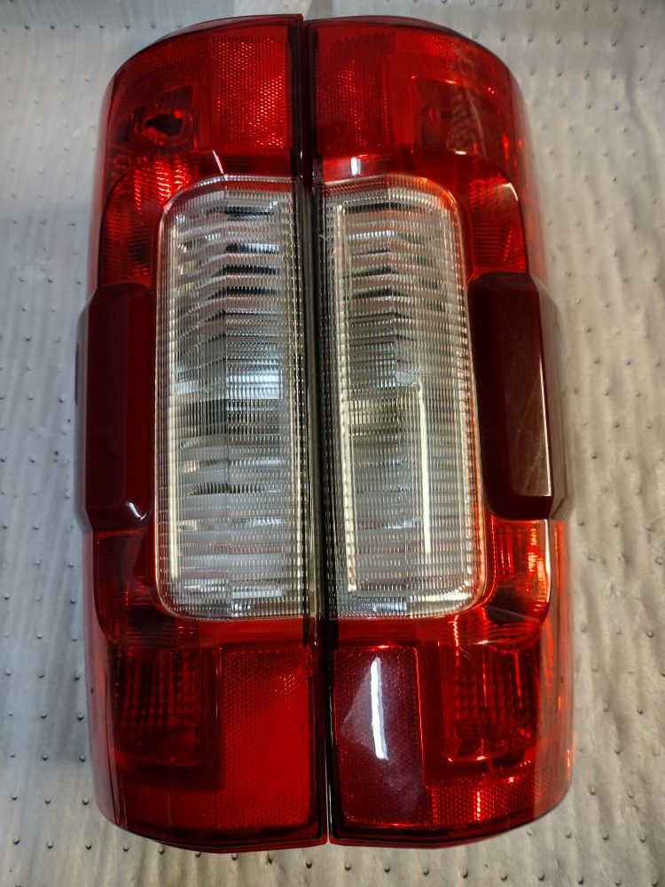 2018 - 21 Ford Super Duty Left And Right Tail Lights With Blind Spot Radar OEM Parts