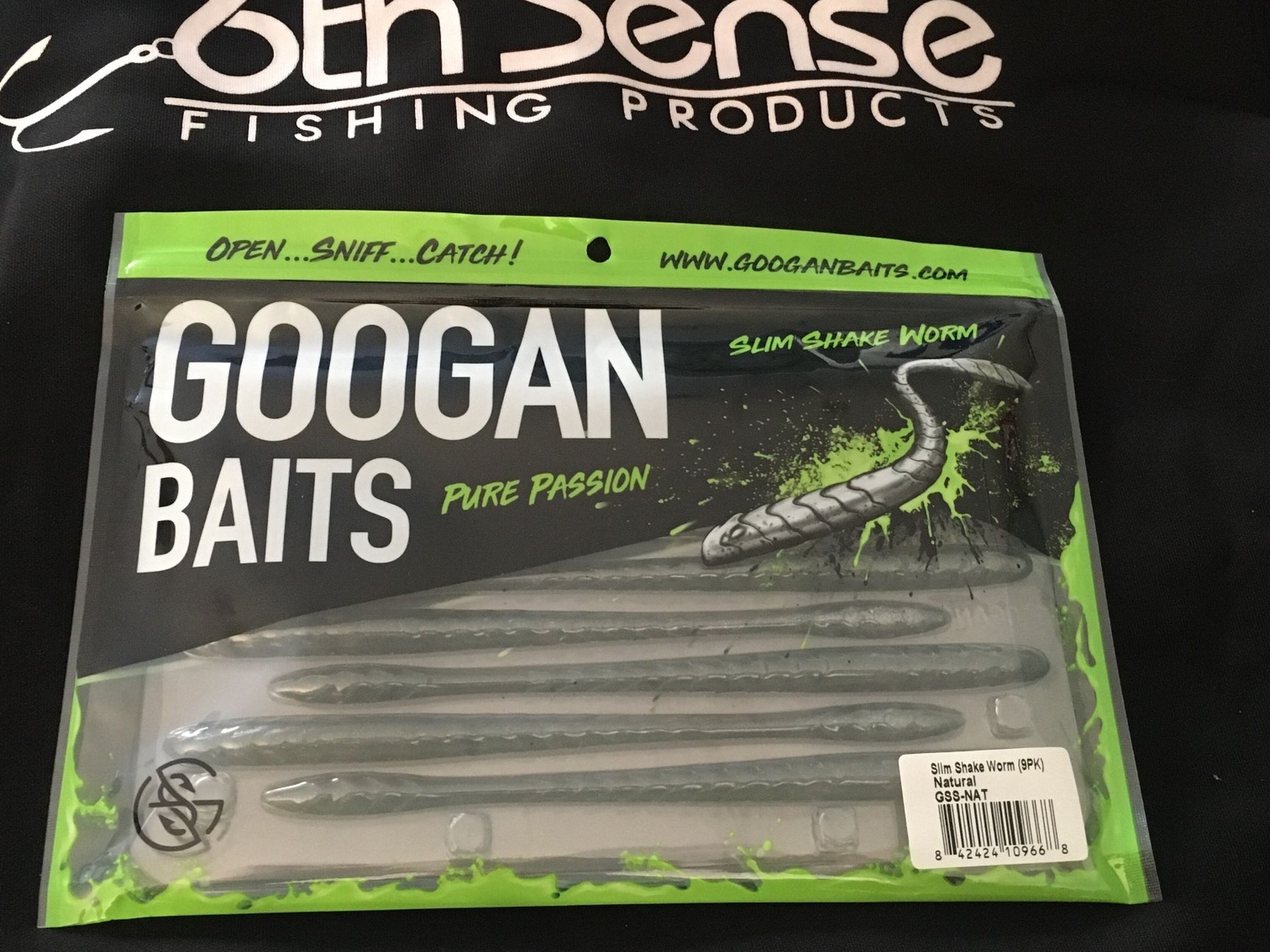 Googan Baits! Slim Shake Worm!