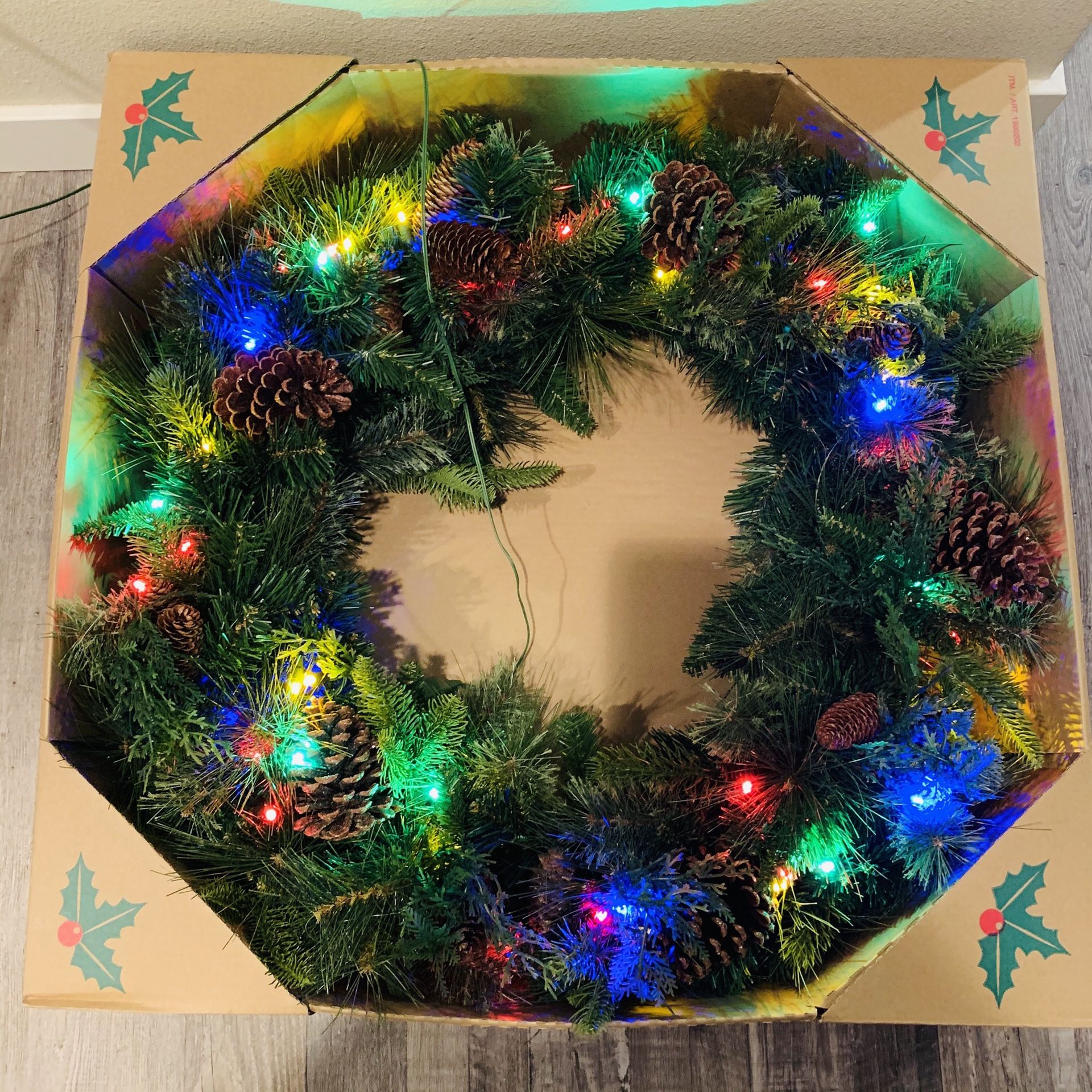 New Dual Pre-lit Christmas Wreath 28”