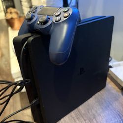 PS4 Slim 500gb And One Controller
