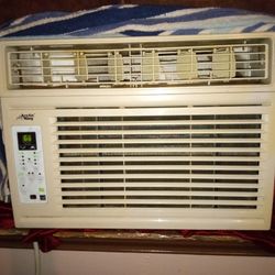 Window A/C Unit Works Great