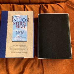 Nelson Study Bible NKJV NEW!!