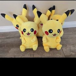 Medium Pikachu Plushie Pokémon 