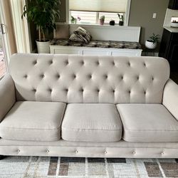 Beautiful and Modern Sofa For Sale!!