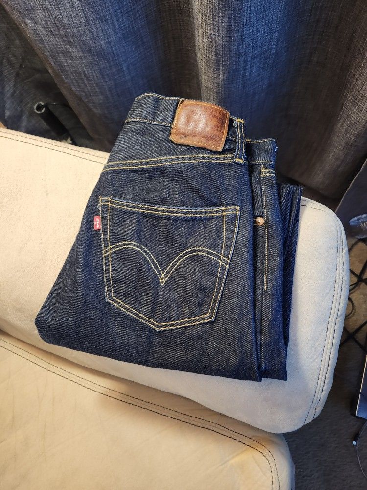 Levis
