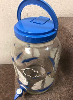 Portable beverage dispenser