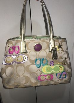 Authentic coach large bag in excellent condition no pets or dogs smoke free home