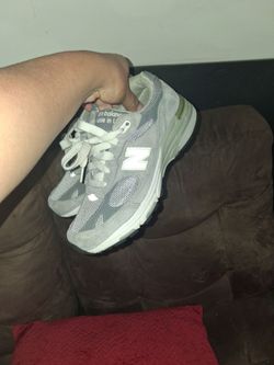 Boy shoes 5.5y  my son only use 2 time  like new