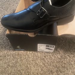 Men’s dress shoes