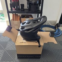 Fox Dropframe Pro Helmet 