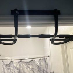 Pull Up Bar 