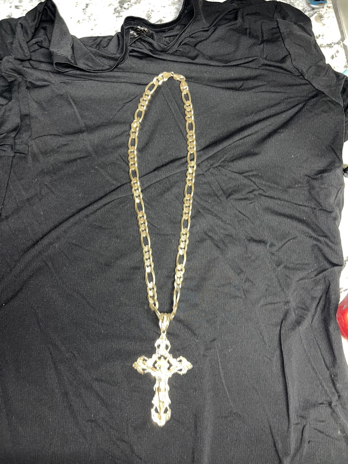 14k gold chain and pendant