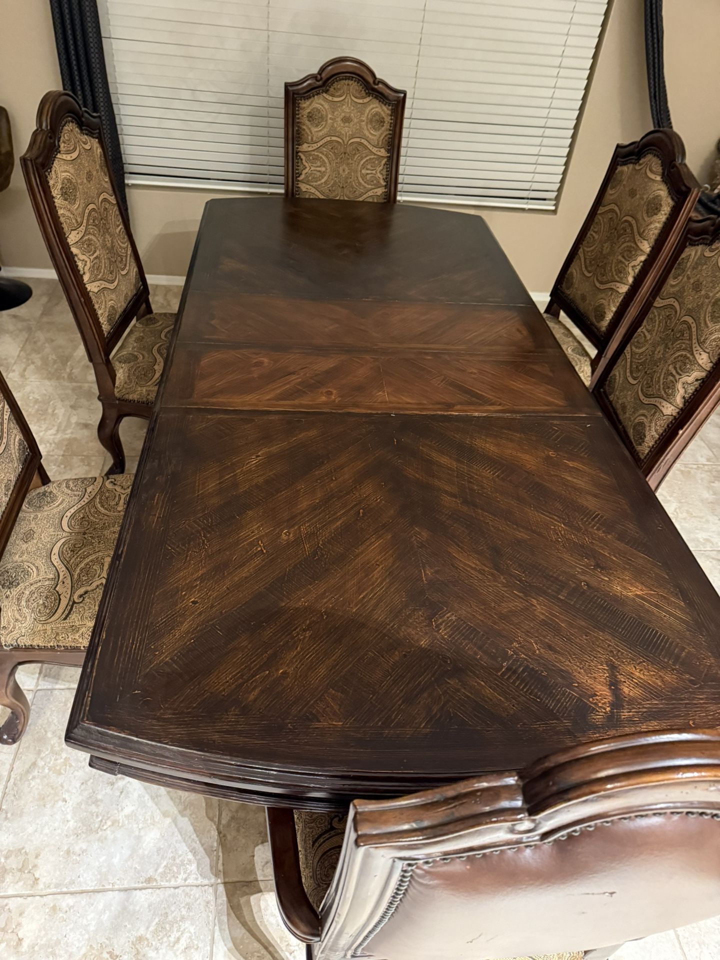 Dinning room Table 6 Chairs