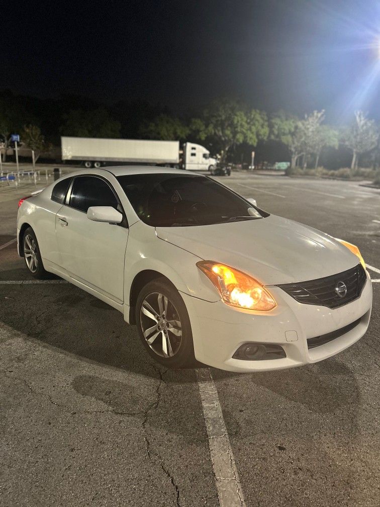 Nissan Altima Coupe