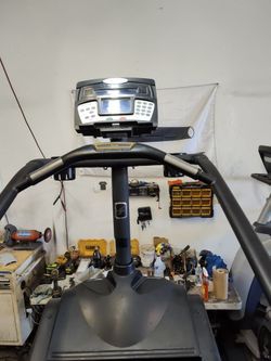 Stairmaster SM5 Stepmill With D1 Console (Delivery Included)