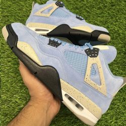 Jordan 4 'University blue'