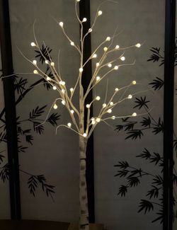 4 FT Lighted Birch Tree