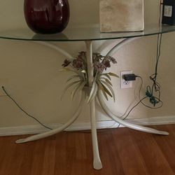 hall way decorative table 