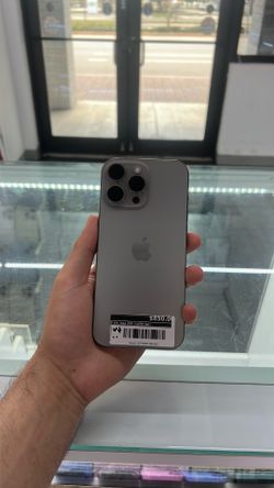 iPhone 16 Pro Max 256GB (Unlocked)