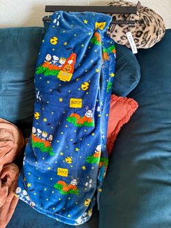 Charlie Brown pumpkin blanket