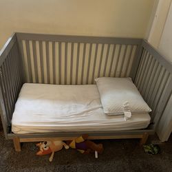 3 and 1 Crib and mattress