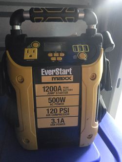 EverStart Maxx 4-in-1 roadside toolkit