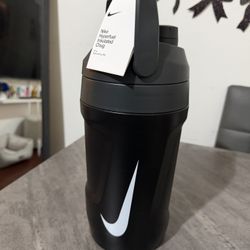 LARGE NIKE WATER BOTTLE BRAND NEW