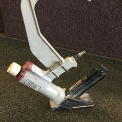 FLOORING AIR NAILER / STAPLER PNEUMATIC NAIL GUN HARDWOOD