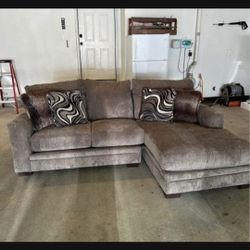 2 piece Sectional 