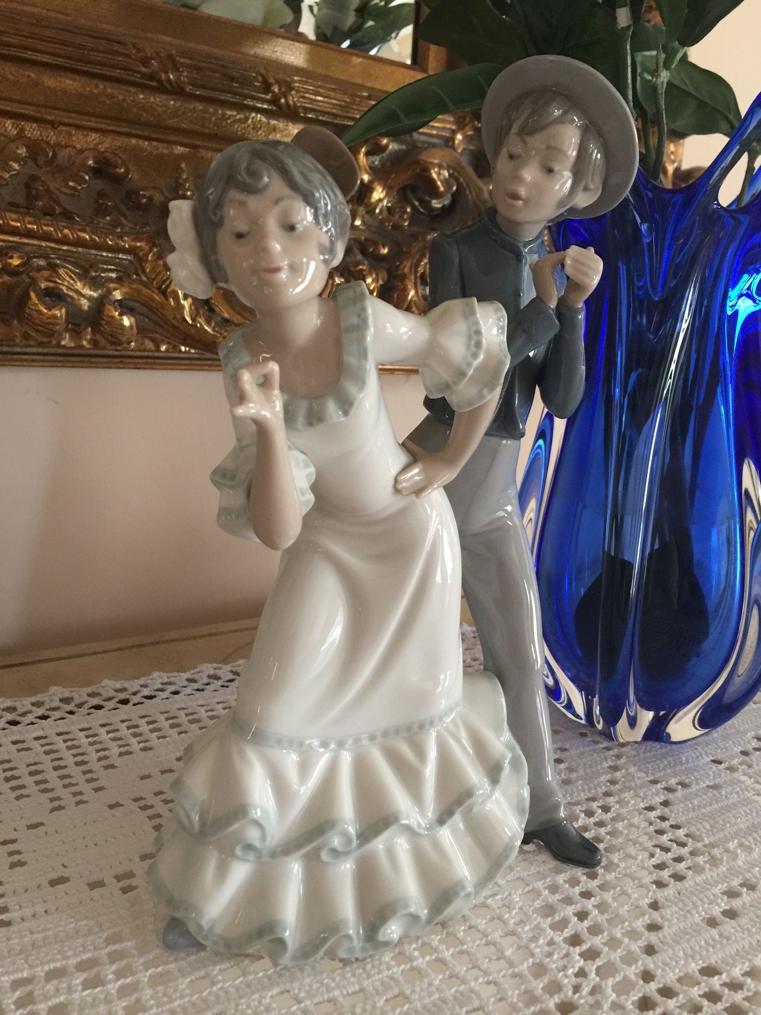LladrĂ³ Nao Cantares - Captures The Magic Of This Flamenco Couple