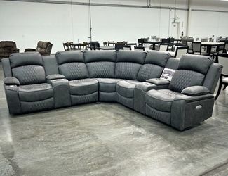 New luxury power recliner sectional couch / free delivery