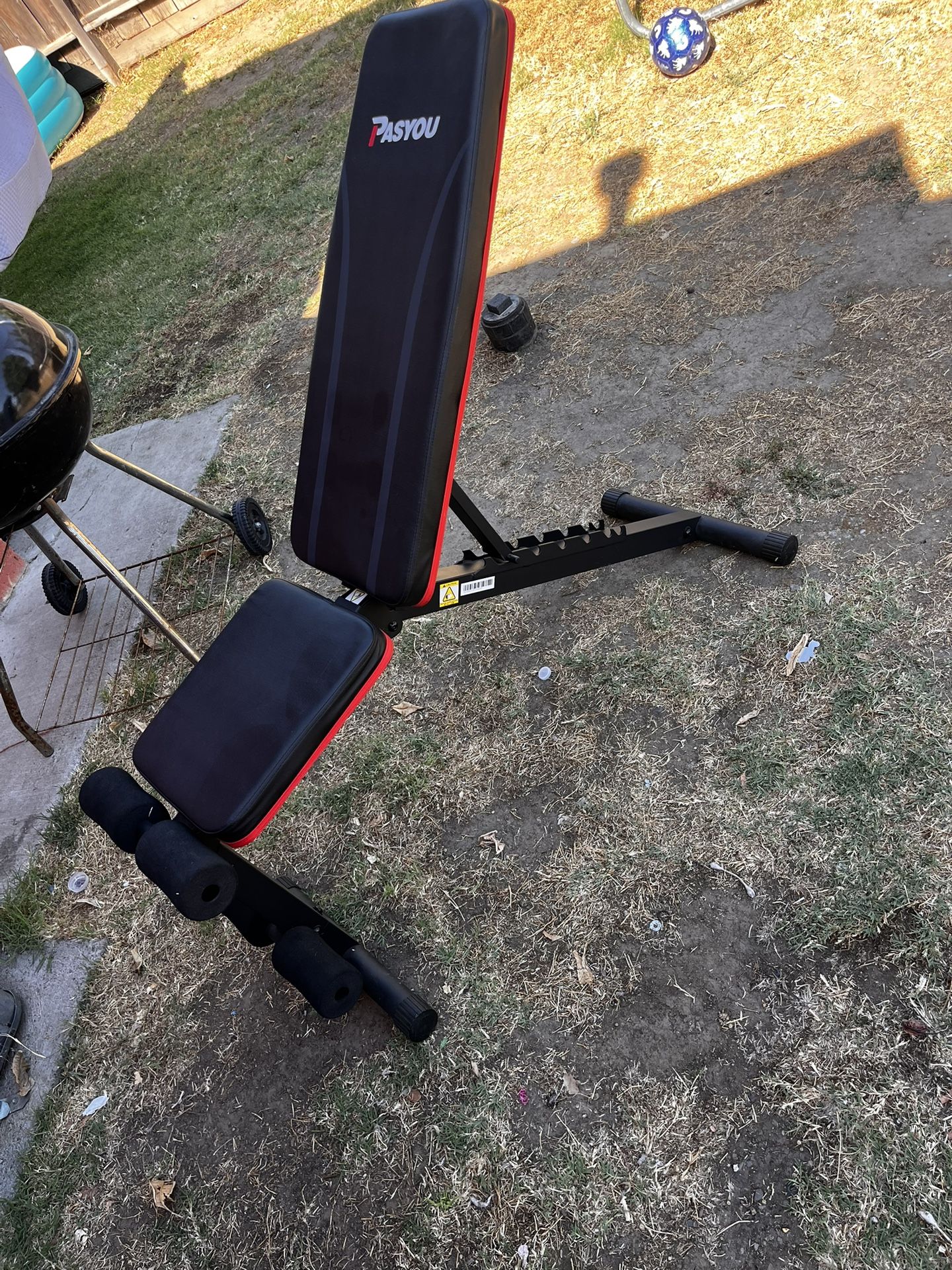 FOLDABLE WEIGHT BENCH