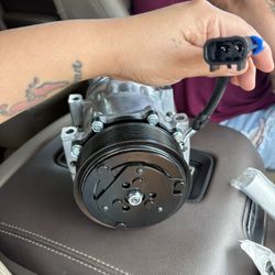 New Ac Compressor A/C Compressor with Clutch  Compatible with Kenworth C500,