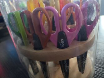 ECR4Kids Kraft Edgers with Rotating Hardwood Rack, Decorative Scissors, Assorted, 18-Piece scrapbook