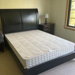 Dark Wood Queen Bed With Two Matching Nightstands 