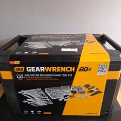 GEARWRENCH 234 PC METRIC TOOL SET