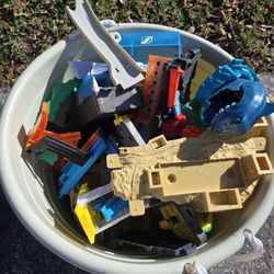 FREE Hot Wheels Random Set Pieces