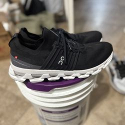 Men Shoes Size 9.5