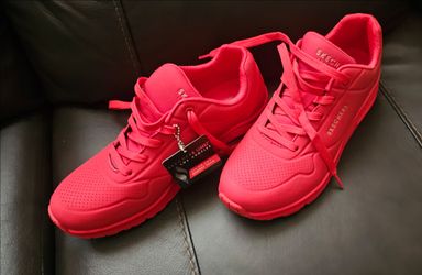 Womens tennis shoes